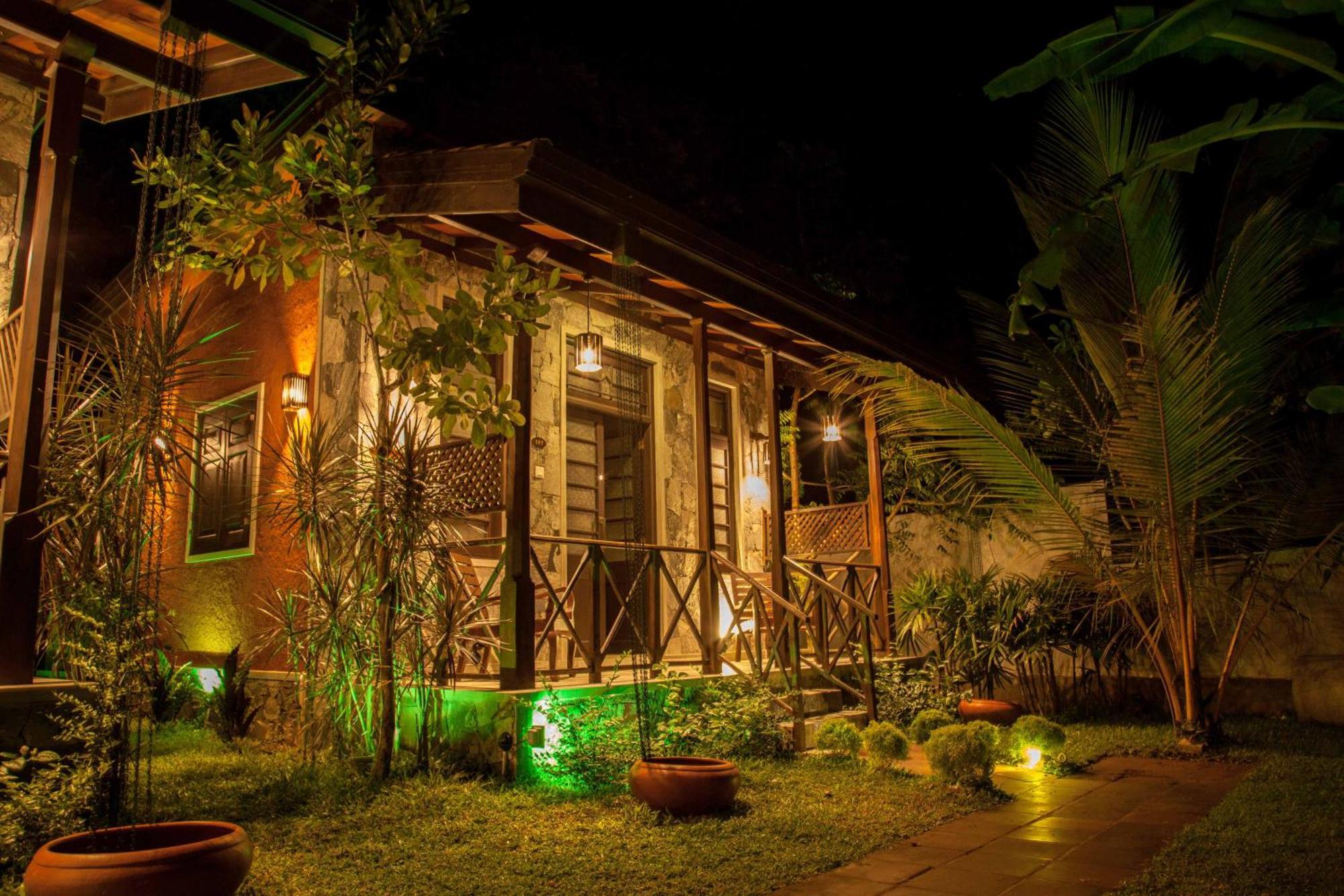 Villa Pinnawala Exterior foto