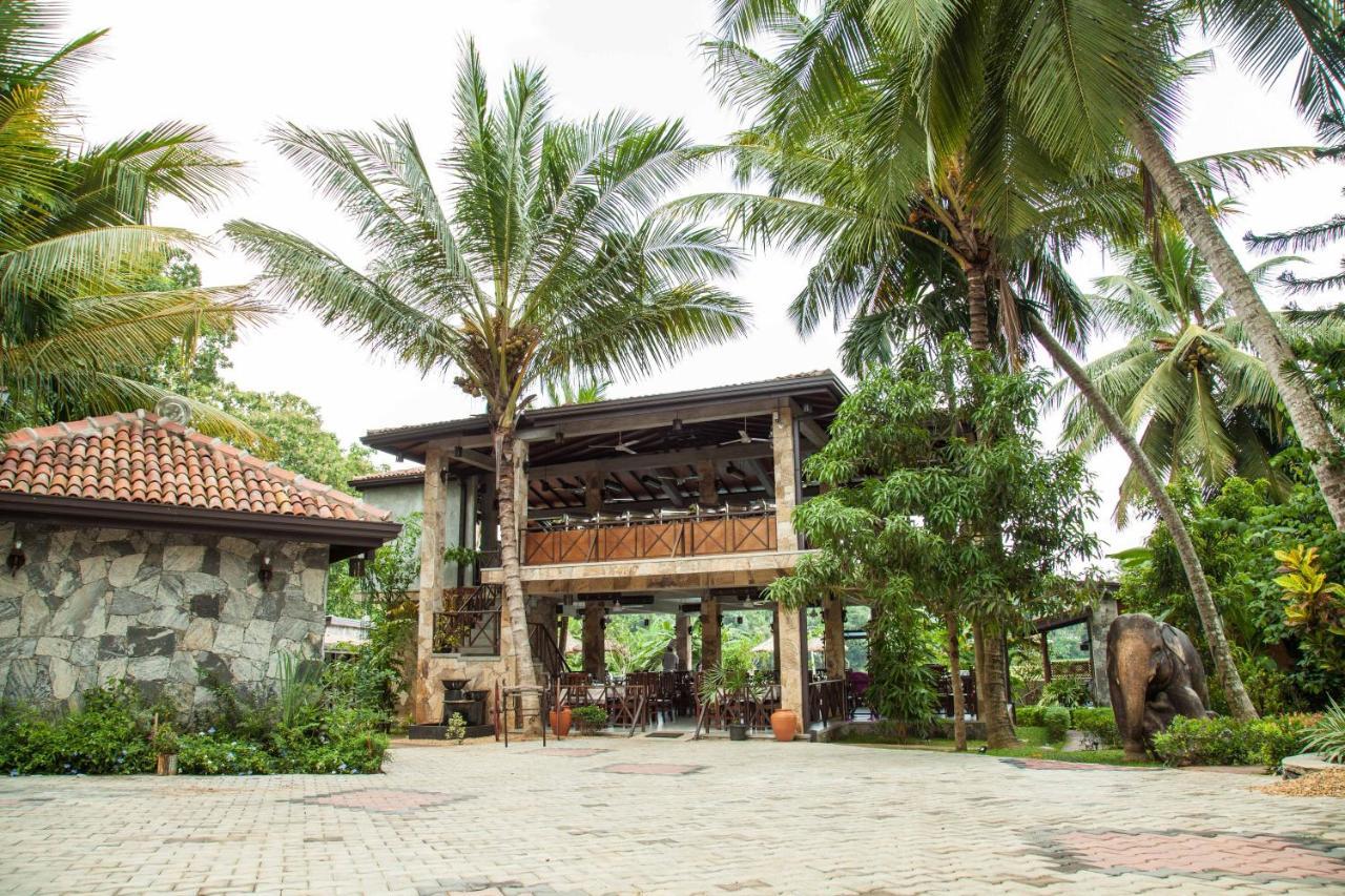 Villa Pinnawala & Restaurant Exterior foto